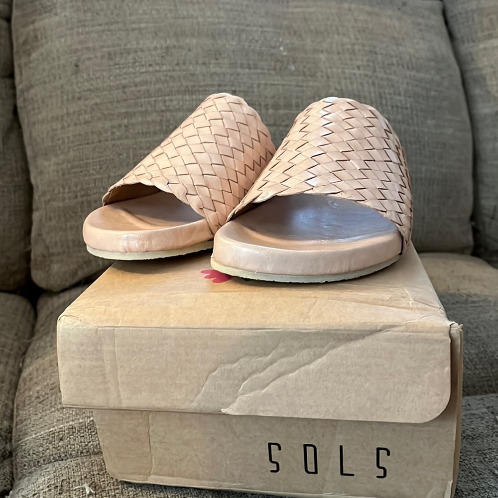 Sols cream sandals.   Smoke free home. Never worn. Too small for me
